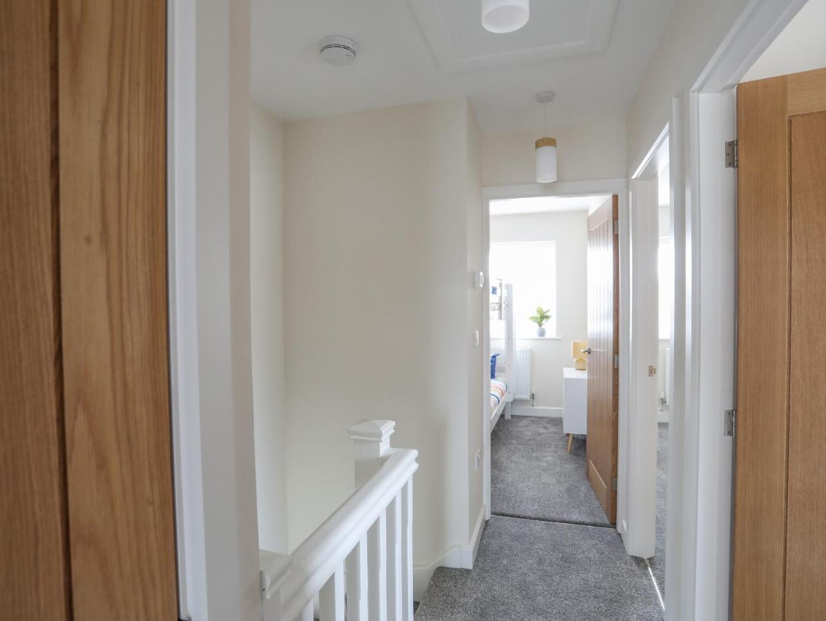 Swn Y Nant Villa Хоулихед Екстериор снимка