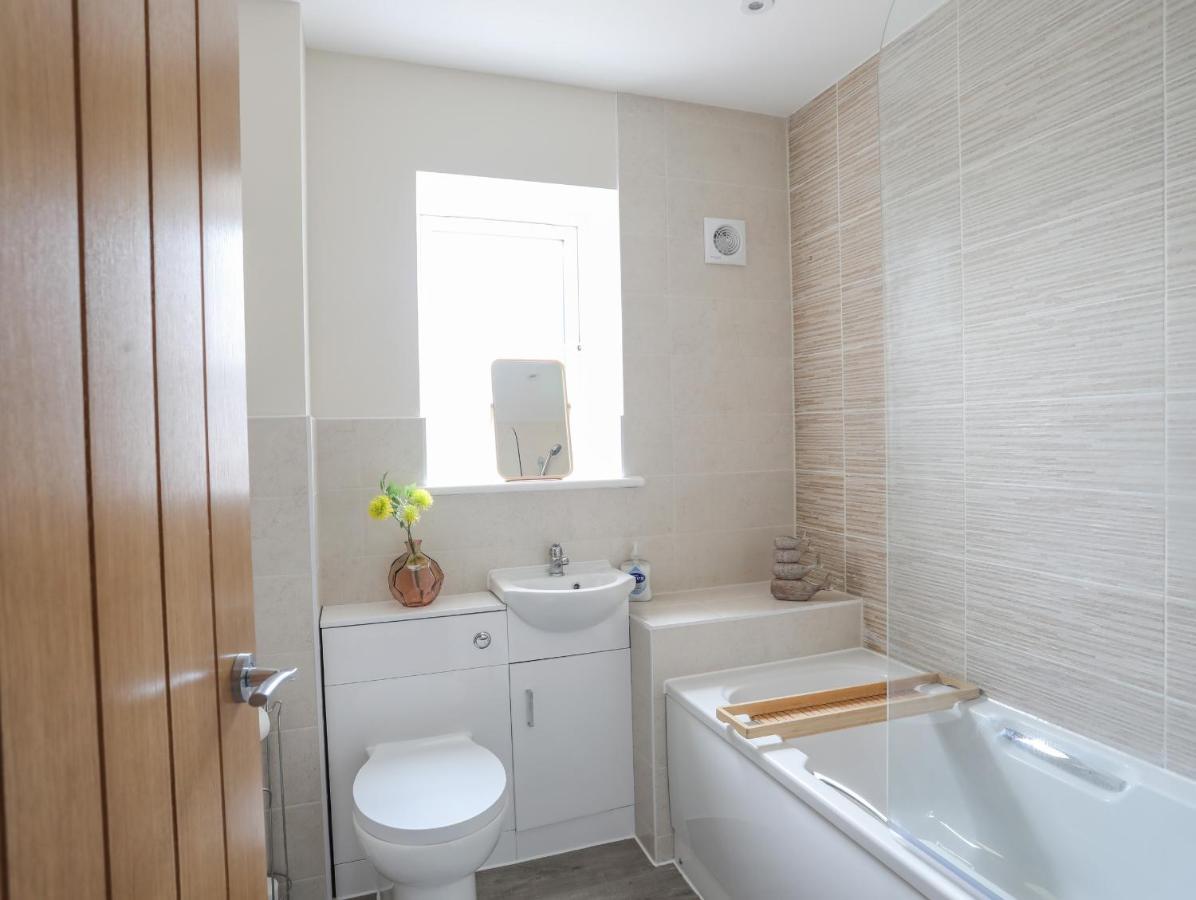 Swn Y Nant Villa Хоулихед Екстериор снимка